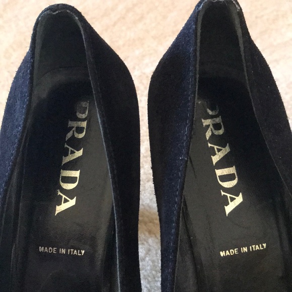 💕HP💕 Prada black suede high pumps Euro 37 1/2 - Picture 8 of 8